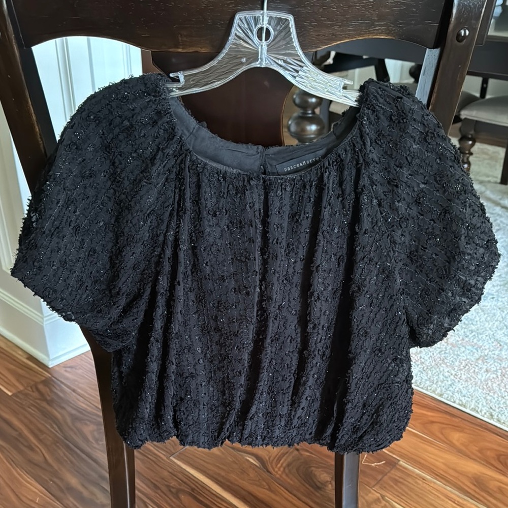 Women’s black crop length top, size M-excellent condition